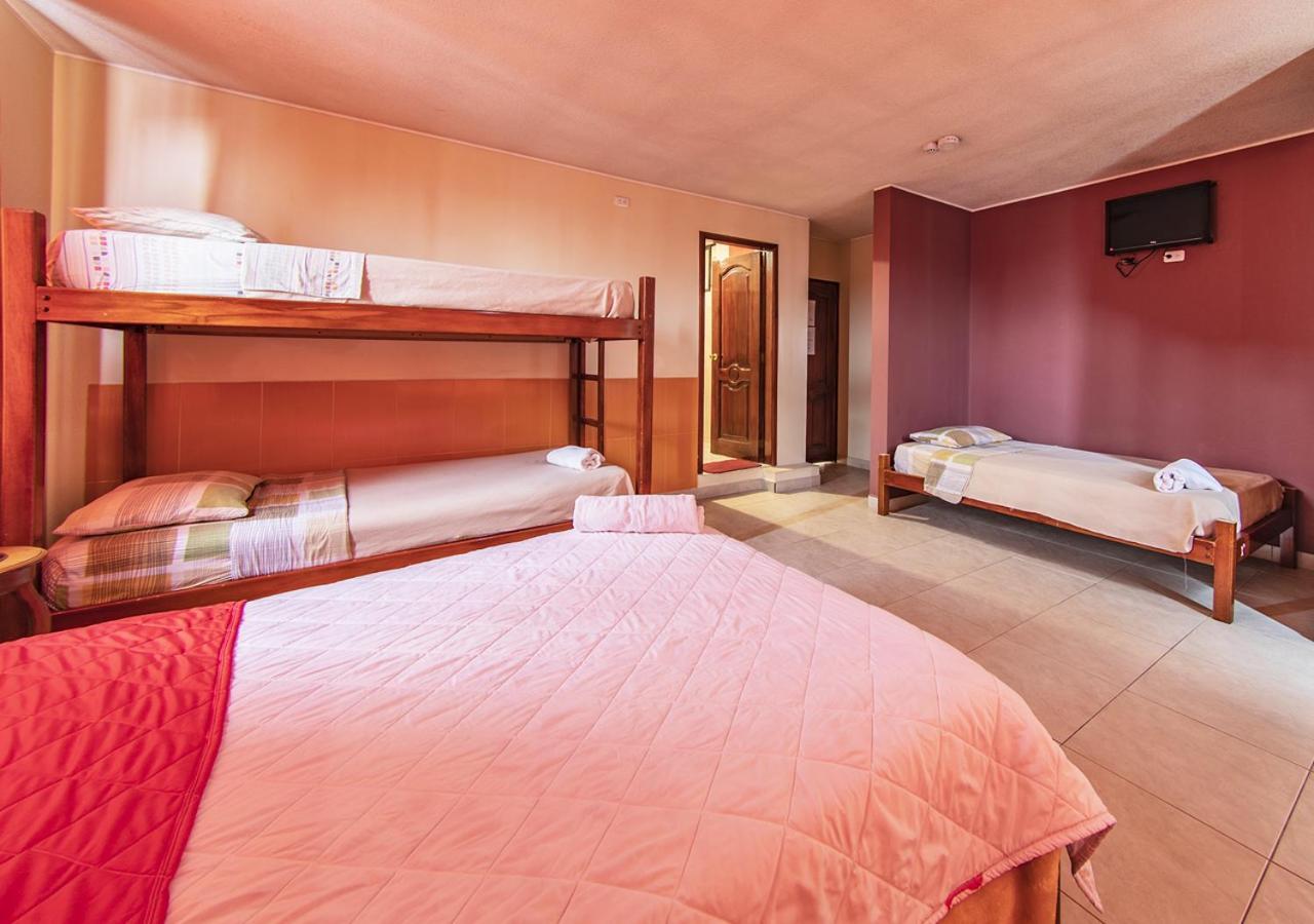 Hostal Oro Orense Quito Exterior photo