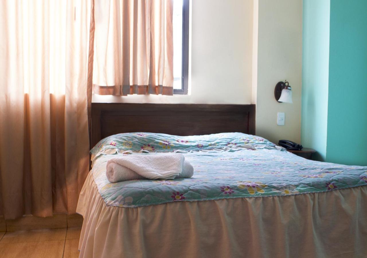 Hostal Oro Orense Quito Exterior photo